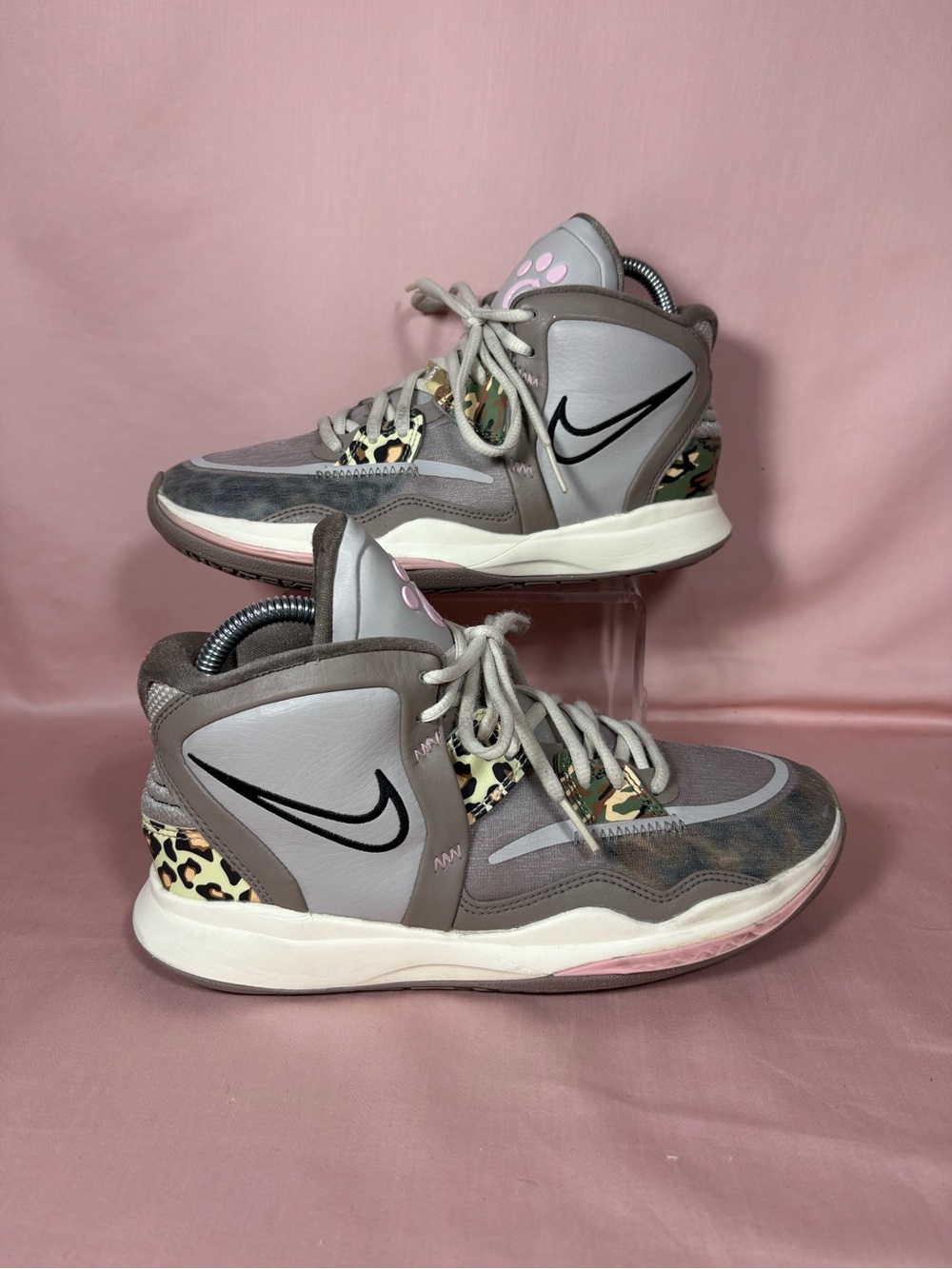 Nike Kyrie Infinity Basketball Shoes Light Iron Ore DD0334-006 SZ. 6Y/W's 7.5